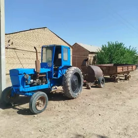MTZ T-28 2002