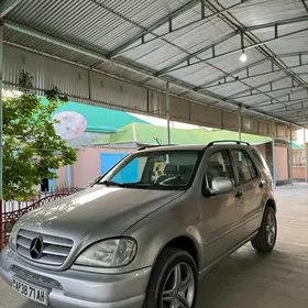 Mercedes-Benz ML350 2000