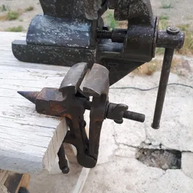 ТИСКИ TISKI