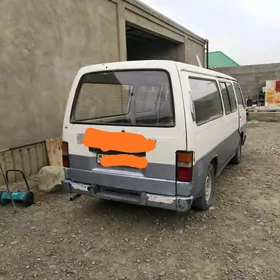 Nissan Urvan 1989