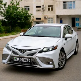 Toyota Camry 2021