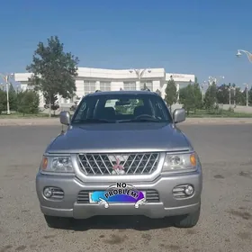 Mitsubishi Montero Sport 2001