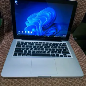 MacBook Pro 13" i5/8GB/1TB