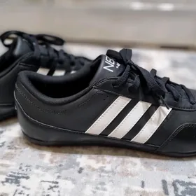 Adidas NEO