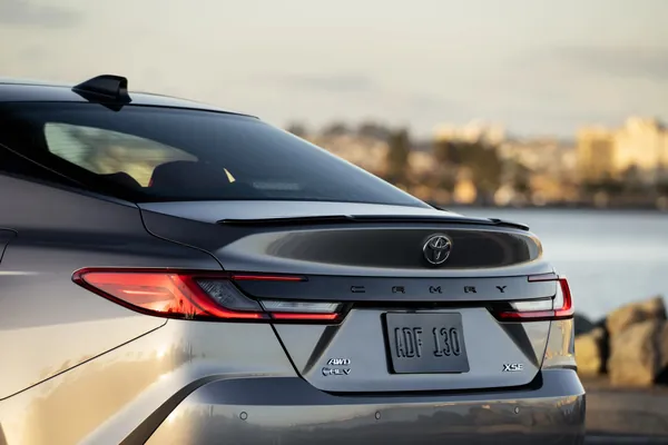 Вот как выглядит интерьер Toyota Camry 2026 в кузове Dark Cosmos