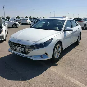 Hyundai Elantra 2022