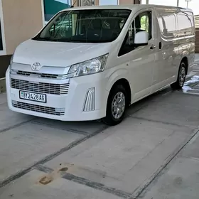 Toyota Hiace 2021