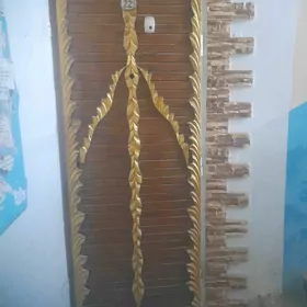 продаю входную дверь
