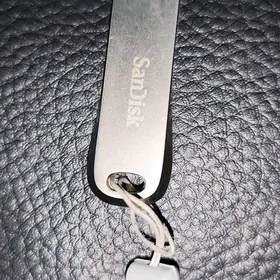 Fleşka Original 32 gb Sandisk