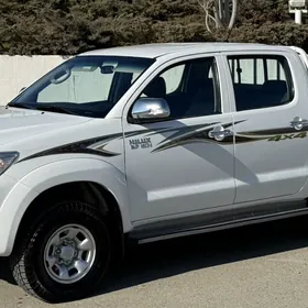 Toyota Hilux 2013