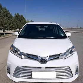 Toyota Sienna 2018