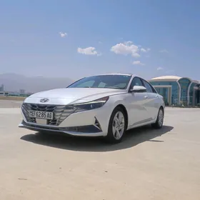 Hyundai Elantra 2021