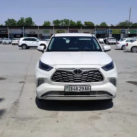 Toyota Highlander 2021