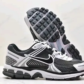 Nike Air Zoom Vomero 5