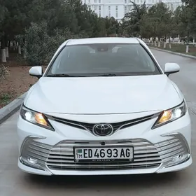 Toyota Camry 2021