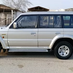 Mitsubishi Pajero 1992