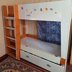 Detskiy krowat