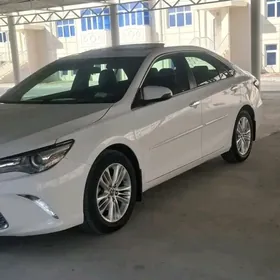 Toyota Camry 2017