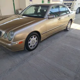 Mercedes-Benz E320 2000
