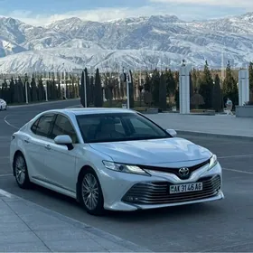 Toyota Camry 2020