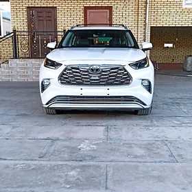 Toyota Highlander 2022