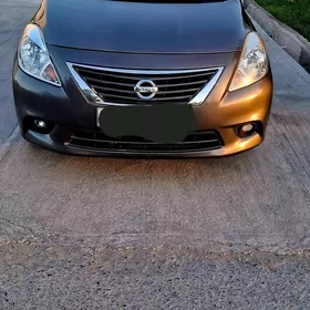 Nissan Versa 2011