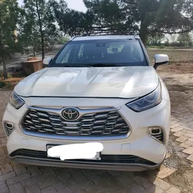 Toyota Highlander 2021