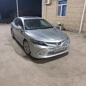 Toyota Camry 2020