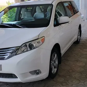 Toyota Sienna 2015