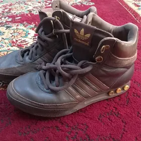 adidas krossovka 42 razmer
