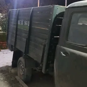 UAZ 452 1986