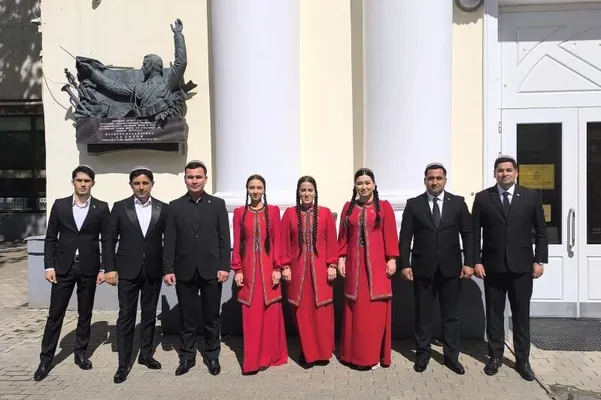 Türkmen ýaşlary Moskwada Beýik Ýeňşiň 80 ýyllygy mynasybetli guralýan konsertde çykyş ederler