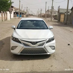 Toyota Camry 2021