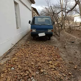 Mazda B2000 1997
