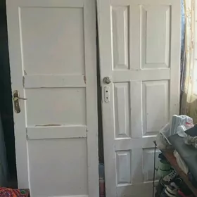 Деревянные двери