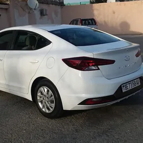 Hyundai Elantra 2019