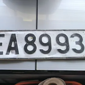EA 8993 LB