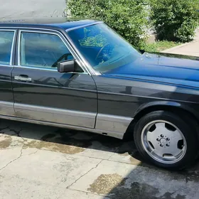Mercedes-Benz W126 1987