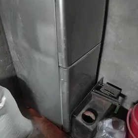 Toshiba Holodilnik