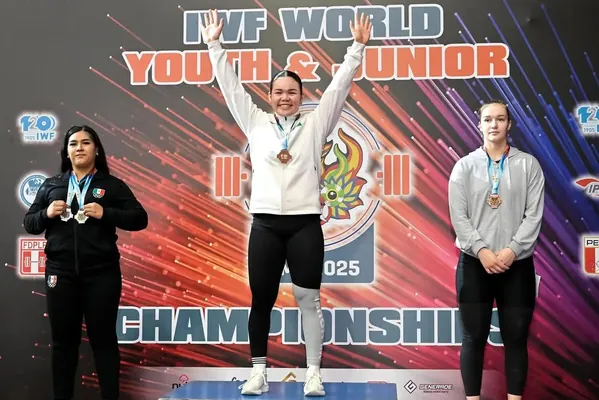 Türkmenistanly Anamjan Rustamowa agyr atletika boýunça dünýä çempiony boldy