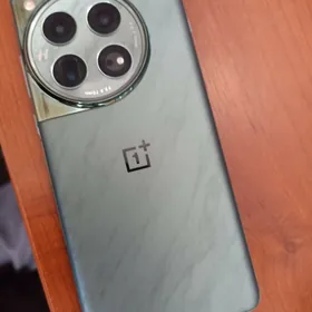 OnePlus 12