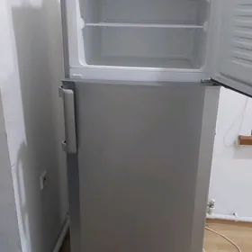 продам холодильник Beko