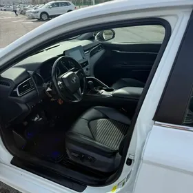 Toyota Camry 2021