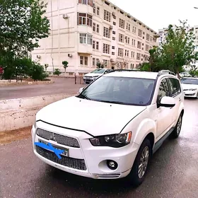 Mitsubishi Outlander 2013