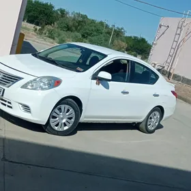 Nissan Versa 2013