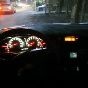 Mitsubishi Diamante 1995