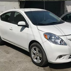 Nissan Versa 2012