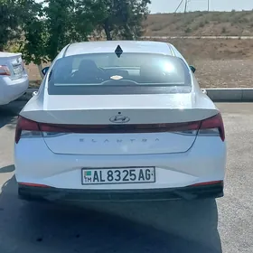 Hyundai Elantra 2021
