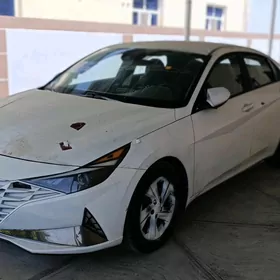 Hyundai Elantra 2022