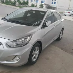 Hyundai Accent 2013